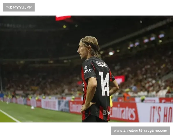 米兰接触37岁莱万多夫斯基，设想复制莫德里奇式成功引援。